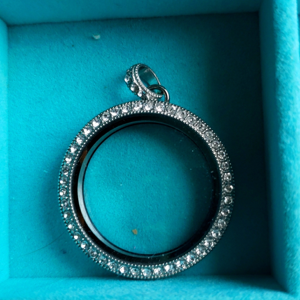 Origami Owl Large Legacy Locket